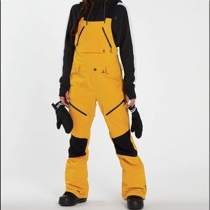 VOLCOM WOMENS ELM STRETCH GORE BIB OVERALL - RESIN GOLD